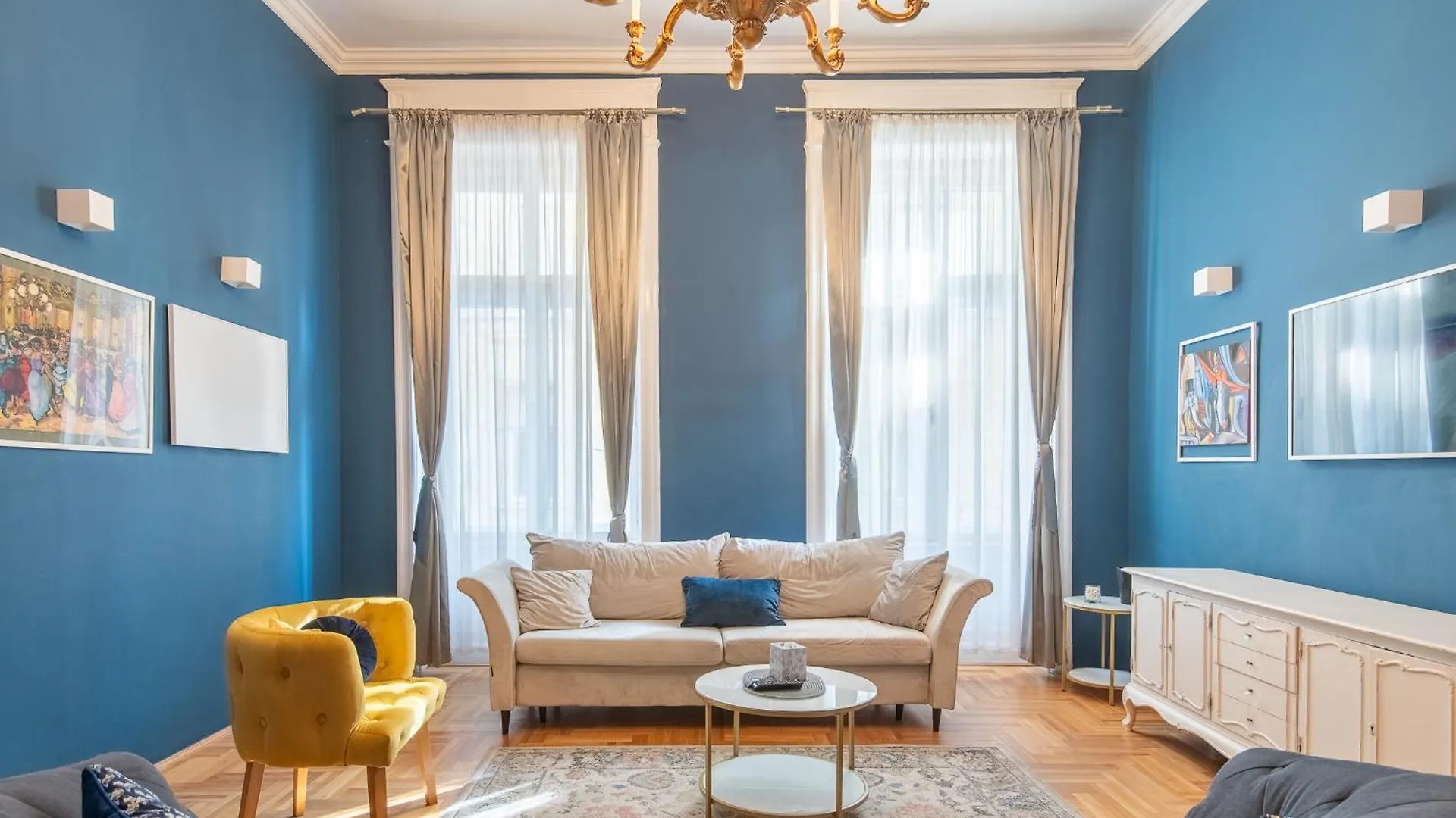 Chic Soho Apartment Near Opera Budapest
